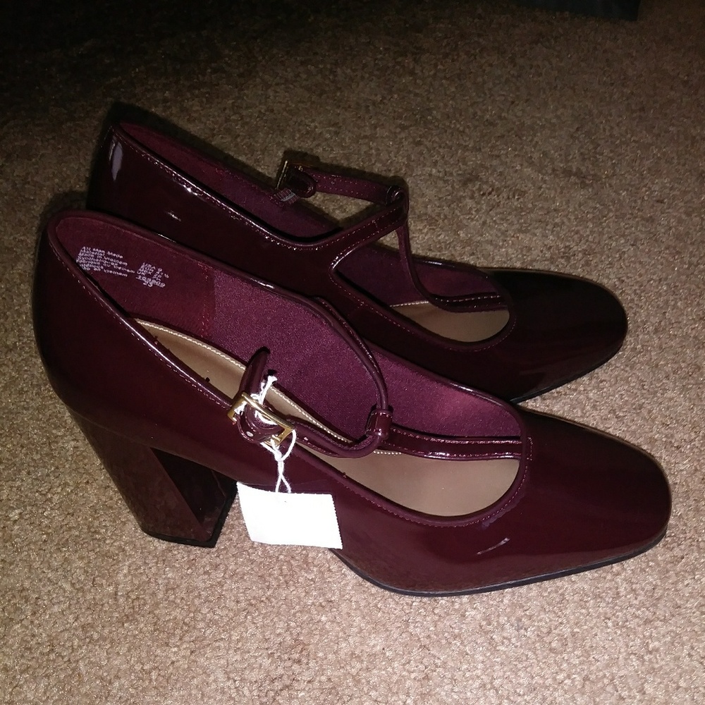 T-Strap Fioni Pump